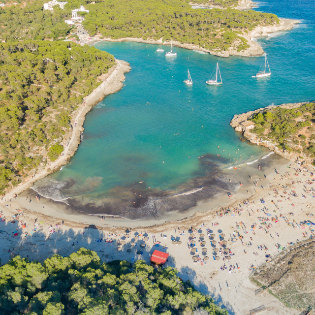 Luftaufnahme der Bucht S’Amarador auf Mallorca