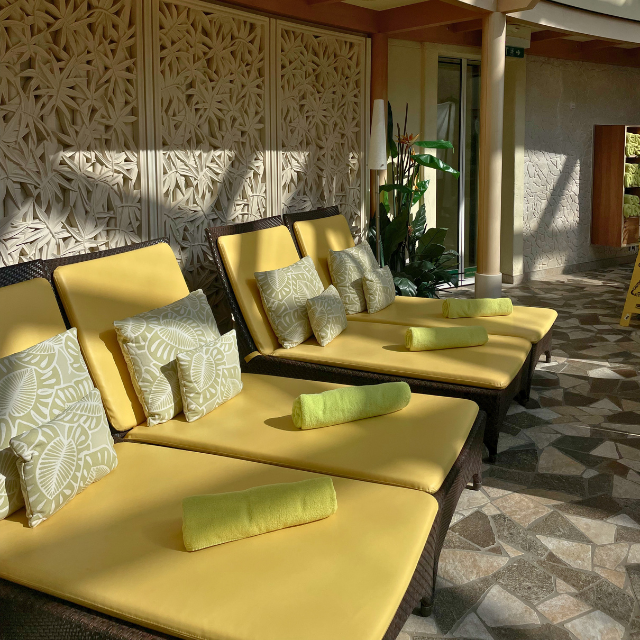 Liegen im Spa-Bereich