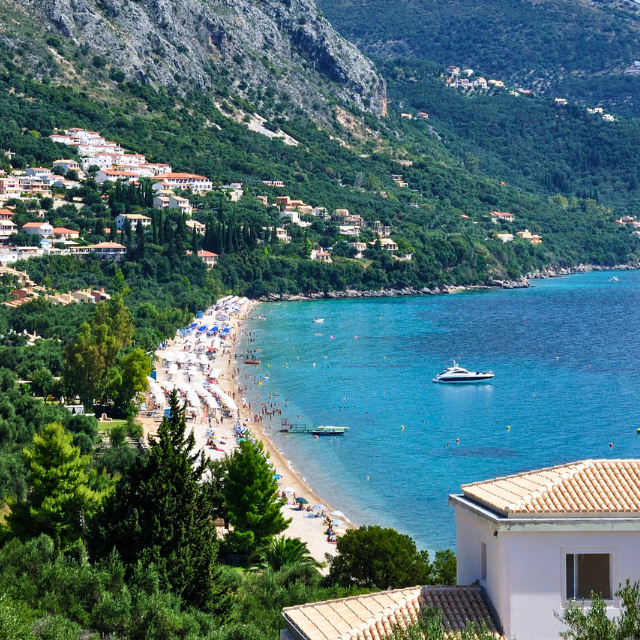 Blick entlang des Barbati Beach