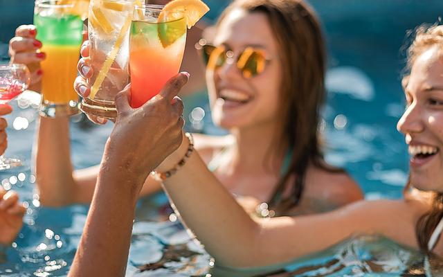 Vorschaubild für Party-Urlaub