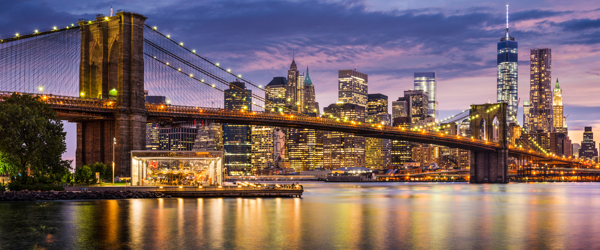 New York Brücke und Skyline bei Nacht