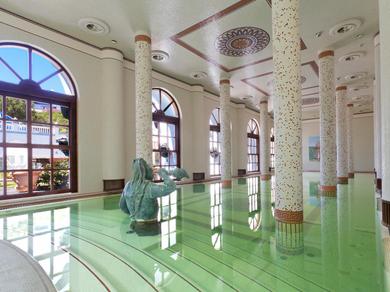 Hallenbad
