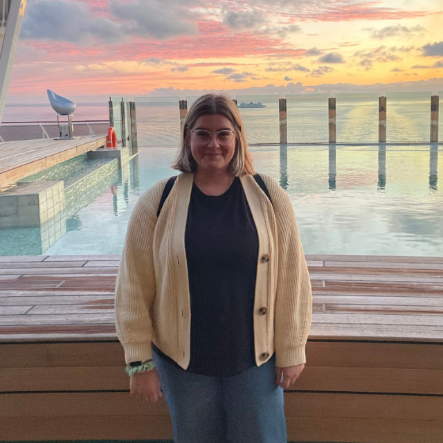 Lorena auf einem Schiff in Nordeuropa