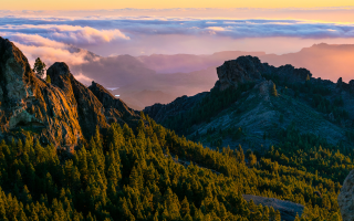 Berge und Schluchten bei Abendstimmung auf Gran Canaria