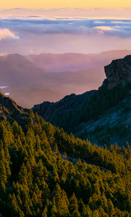 Berge und Schluchten bei Abendstimmung auf Gran Canaria