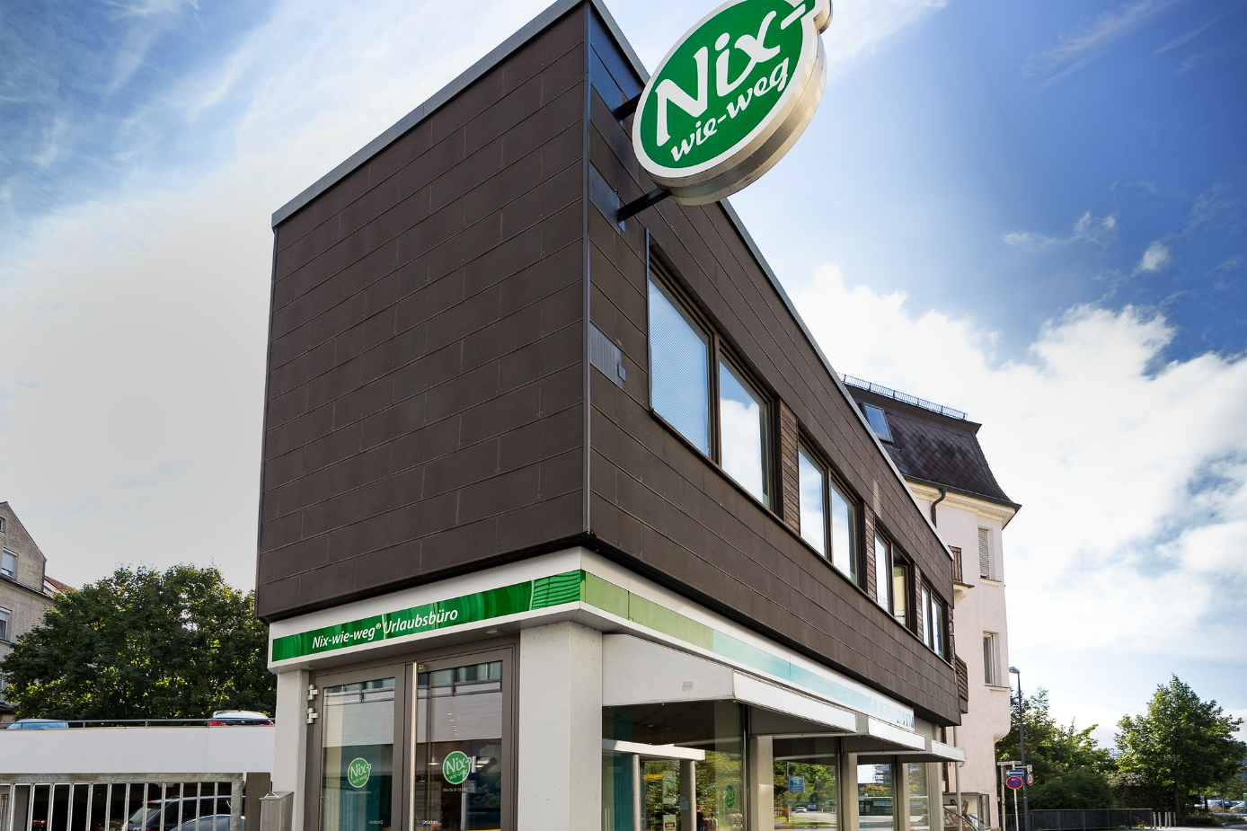 Nix-wie-weg Gebäude in Weiden